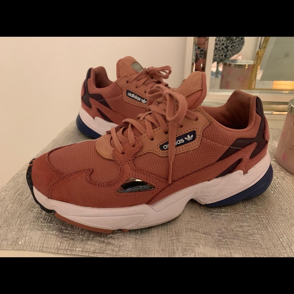 Adidas Falcon
